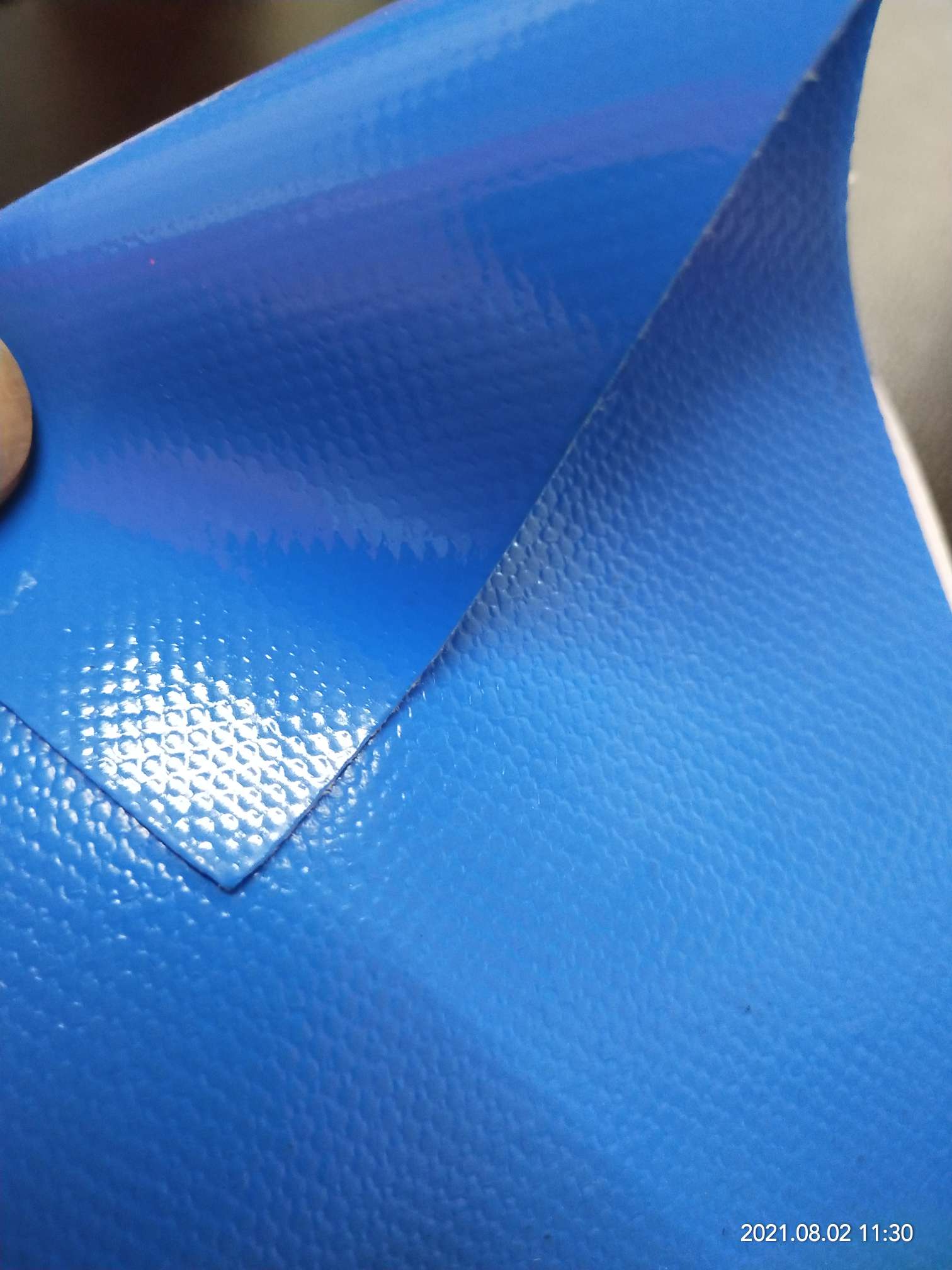 Alta calidad brillante azul claro PVC clip tela de malla tela de equipaje todo tipo de alfombras de gimnasia todo tipo de bolsas tejido especial details Picture