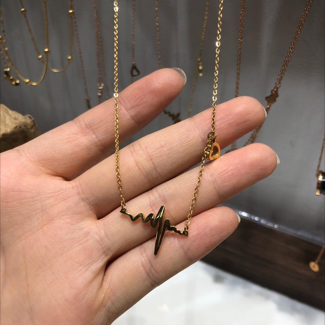 爱心心电图形项链