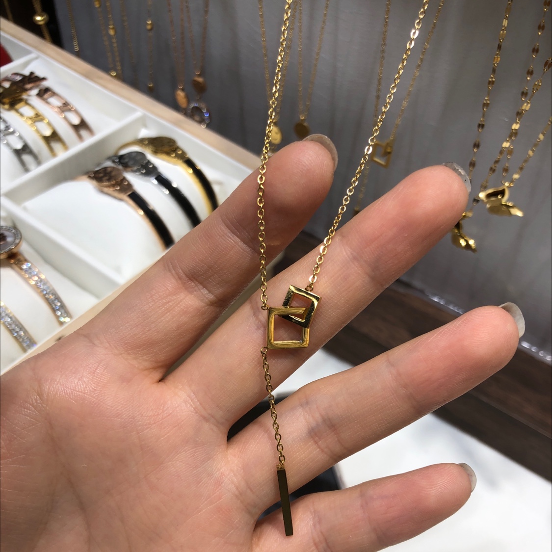 时尚方块吊坠项链