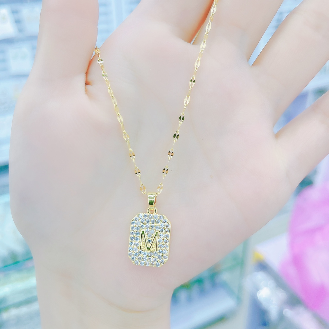 Simple atmospheric letter M titanium steel necklace women do not fade allergenic temperament all clavicle chain choker