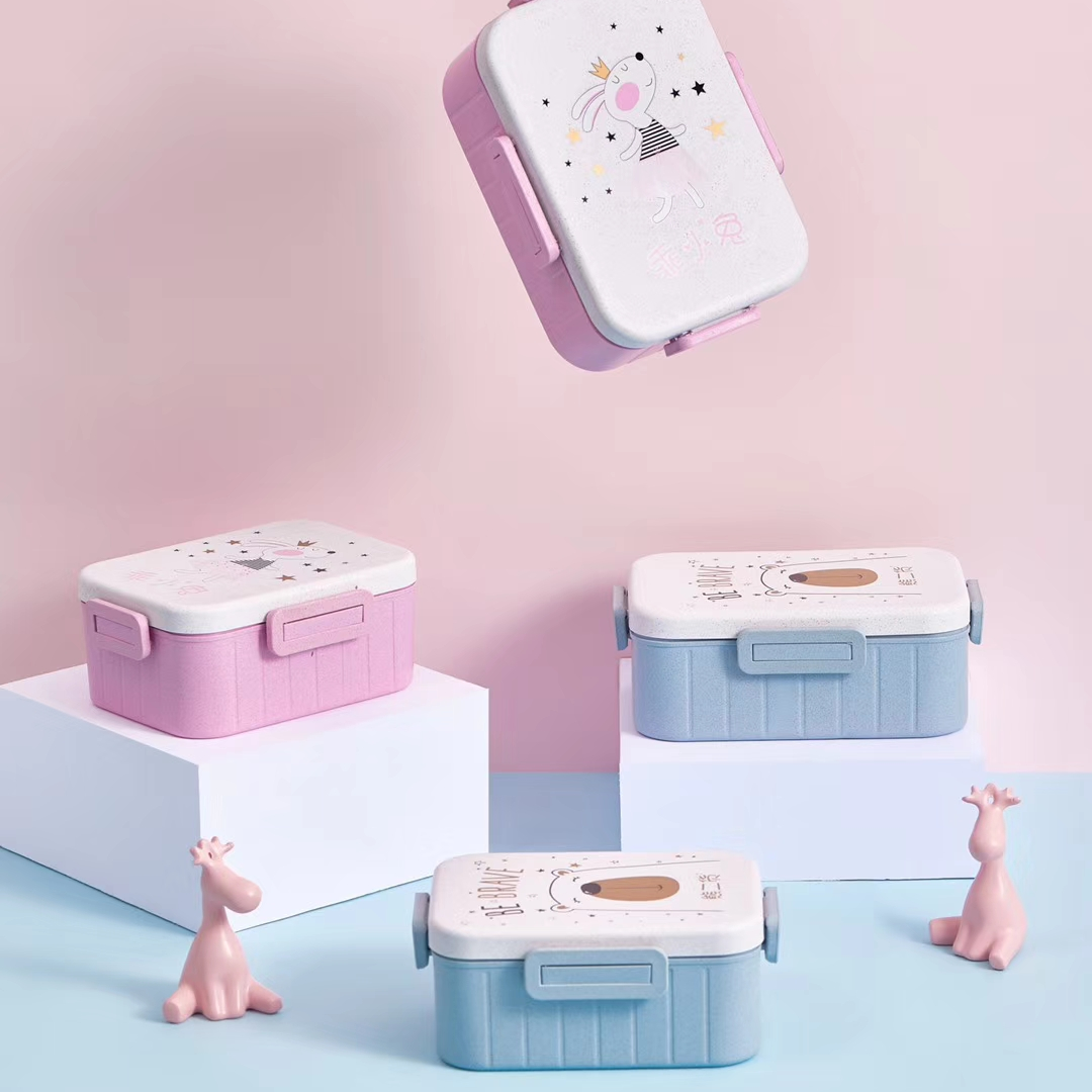 🌸 撩胃“”小方盒”🌸 
货号：6151 大号卡通饭盒
货号：6152 小号卡通饭盒
💕 分食用餐，自带餐具更放心