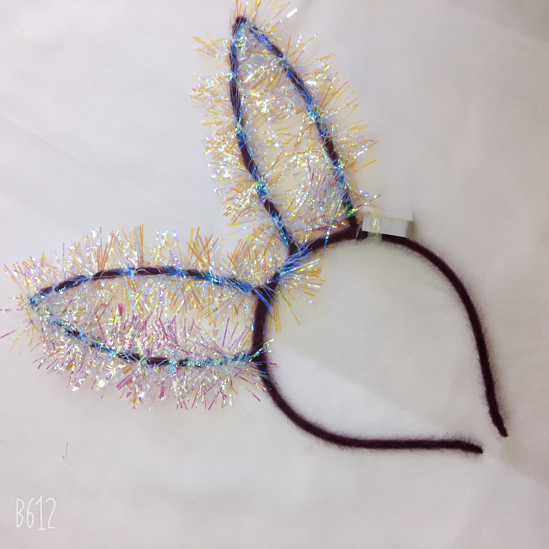 The popular children's hair accessories at the night market, the shining lights at the concert, the golden thread rabbit ear headband detail image 4