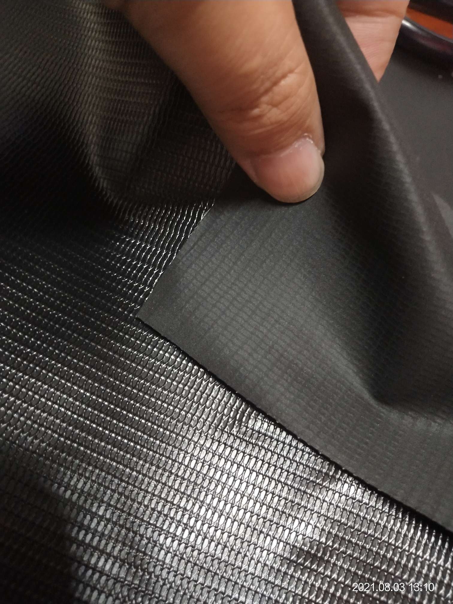优质亚光黑色PVC夹网布  箱包布  各种机器罩家具罩  箱包袋专用面料详情图5