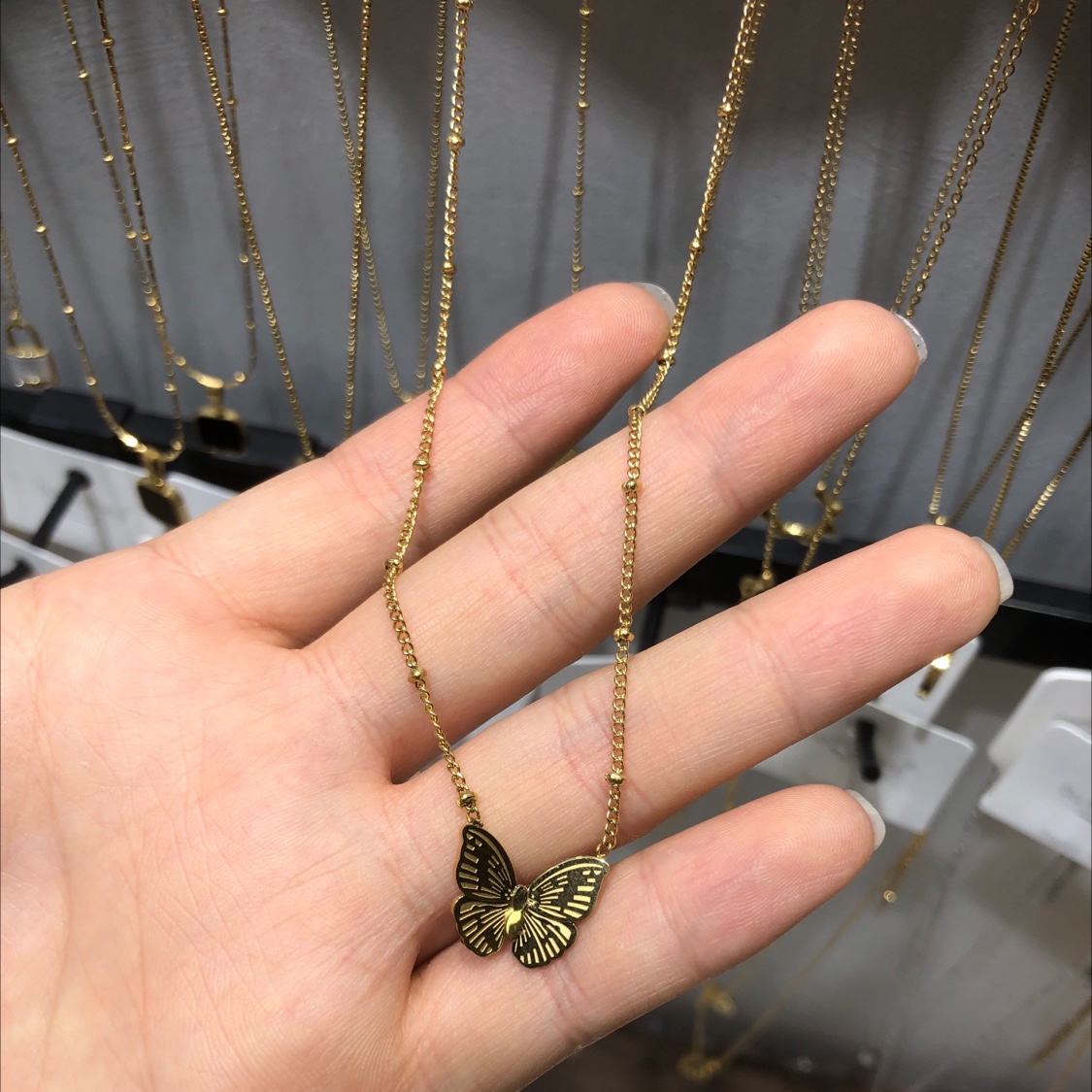 小波点蝴蝶项链