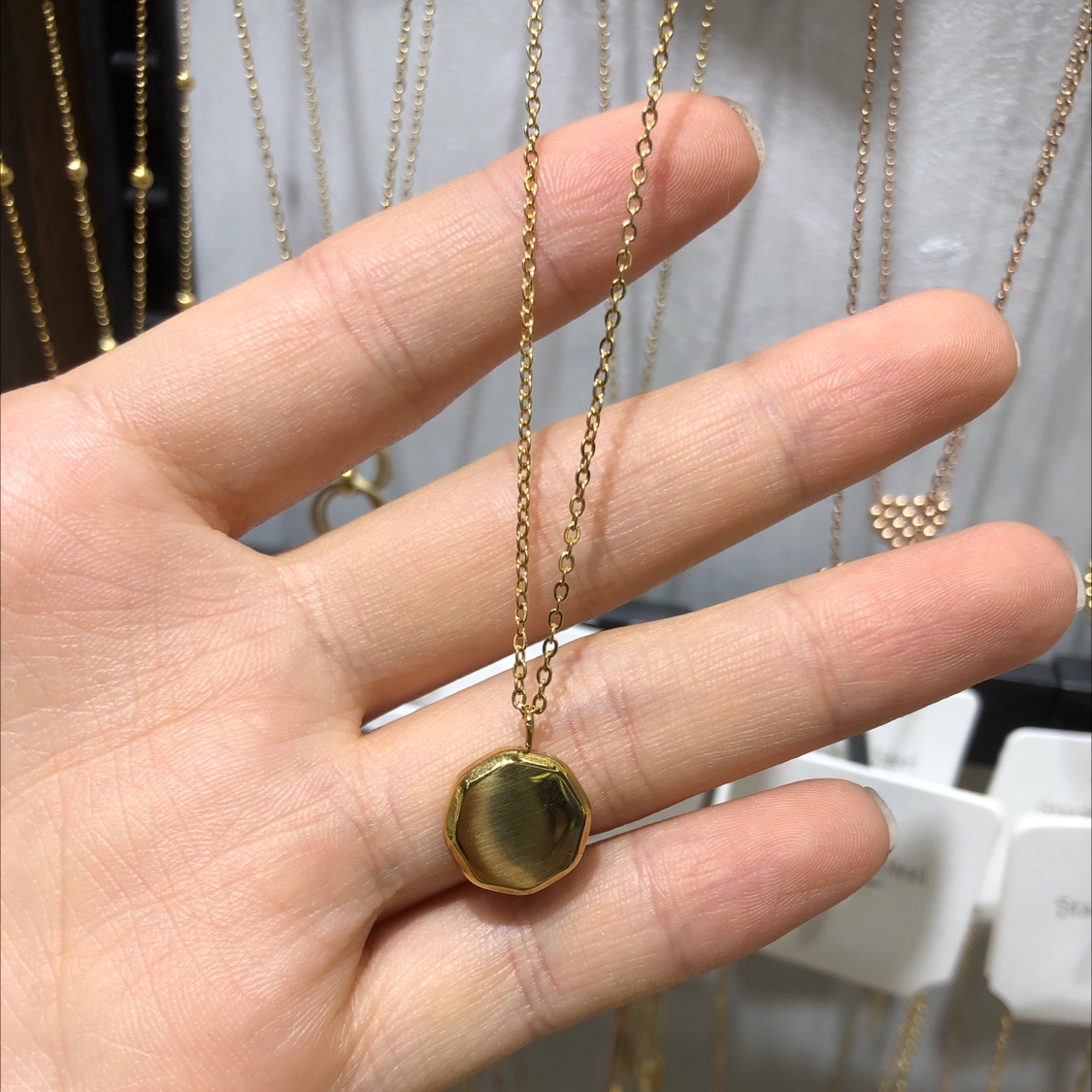 光面圆形吊坠项链