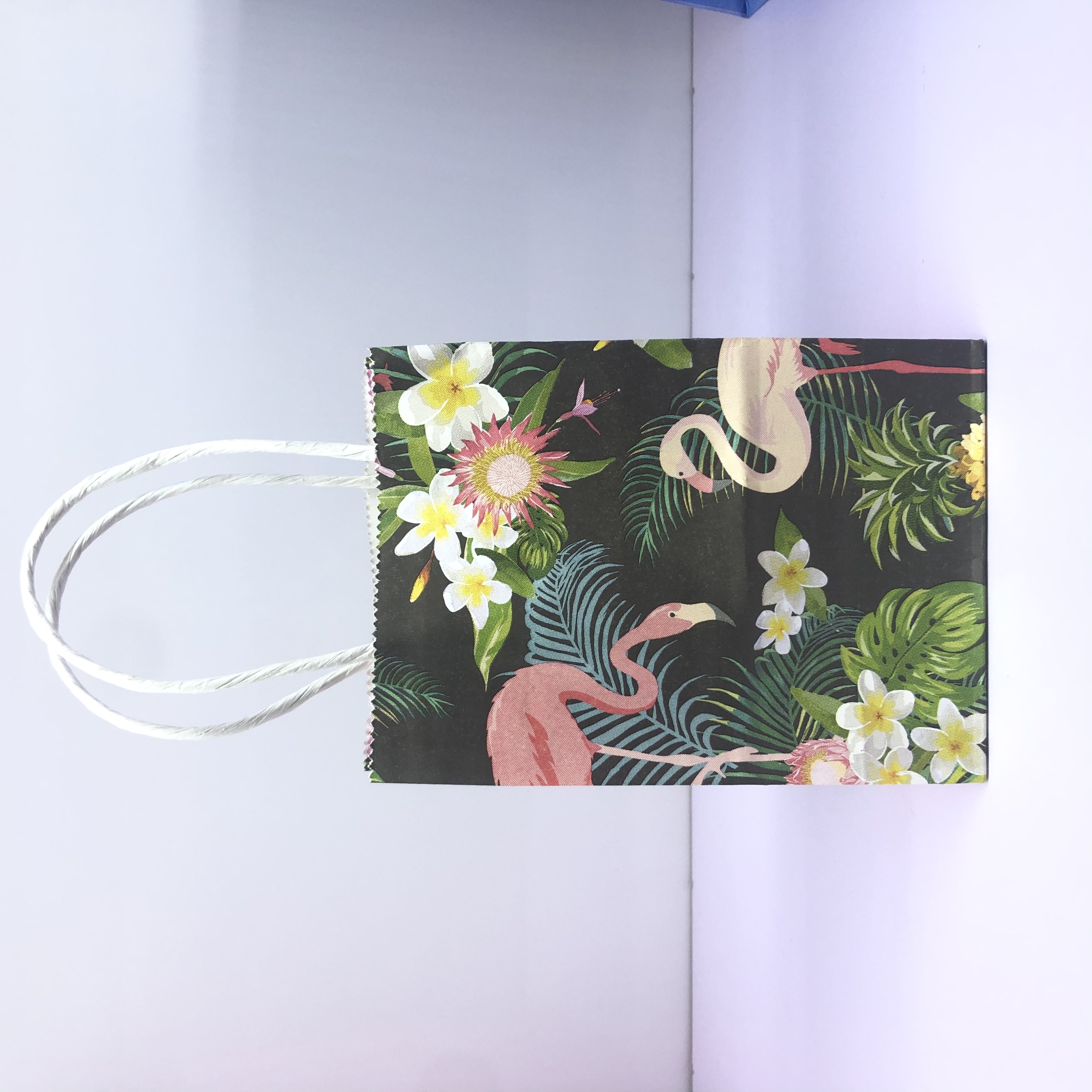 Qiqi Gift Bag Wrapping Paper Packaging Container Paper Bag Gift Bag Kraft Paper Cartoon Flamingos Gift Bag Paper Products Bag 1115 details Picture