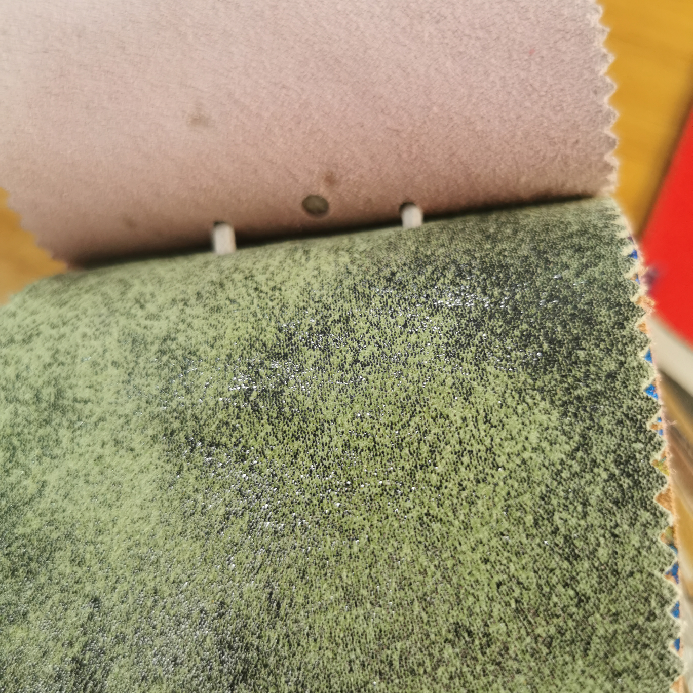 牛皮二层牛绒绿色贴膜，满天星