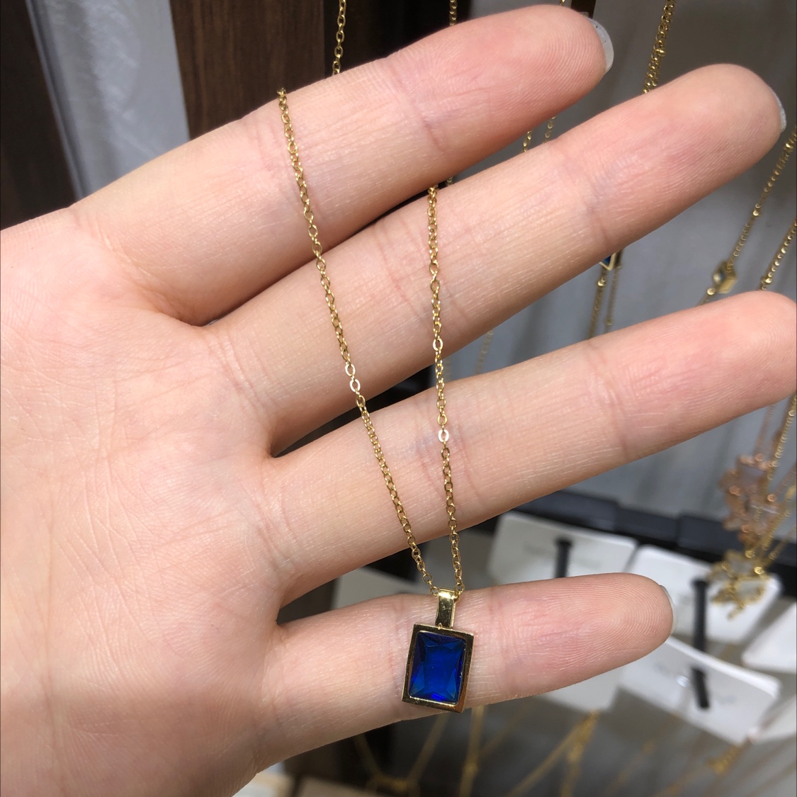 蓝色小方砖项链