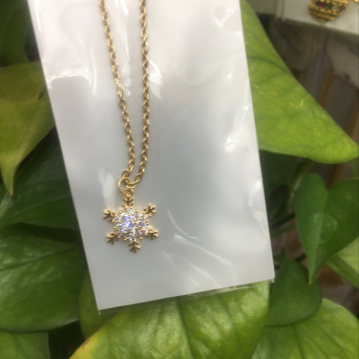 Snowflake zircon necklace source manufacturers fast hand live Tiktok preferred.