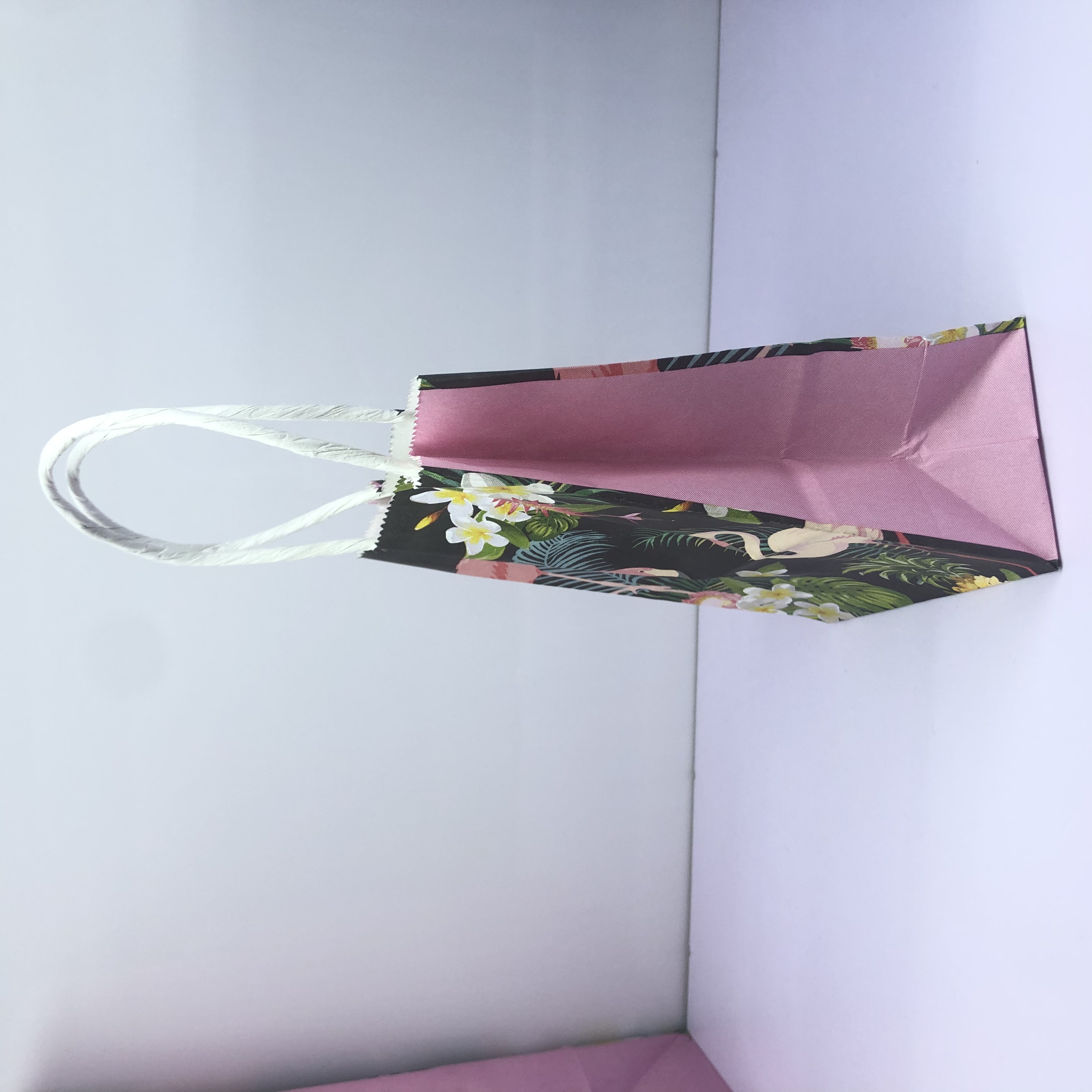Qiqi Gift Bag Wrapping Paper Packaging Container Paper Bag Gift Bag Kraft Paper Cartoon Flamingos Gift Bag Paper Products Bag 1115 Specification drawing