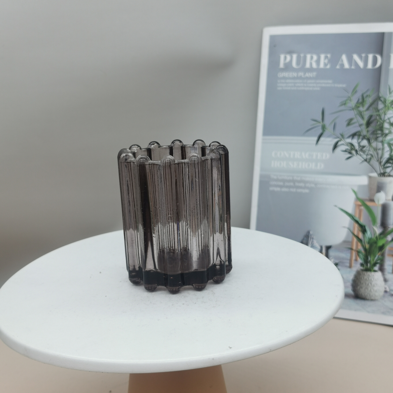 Geared candle cup
