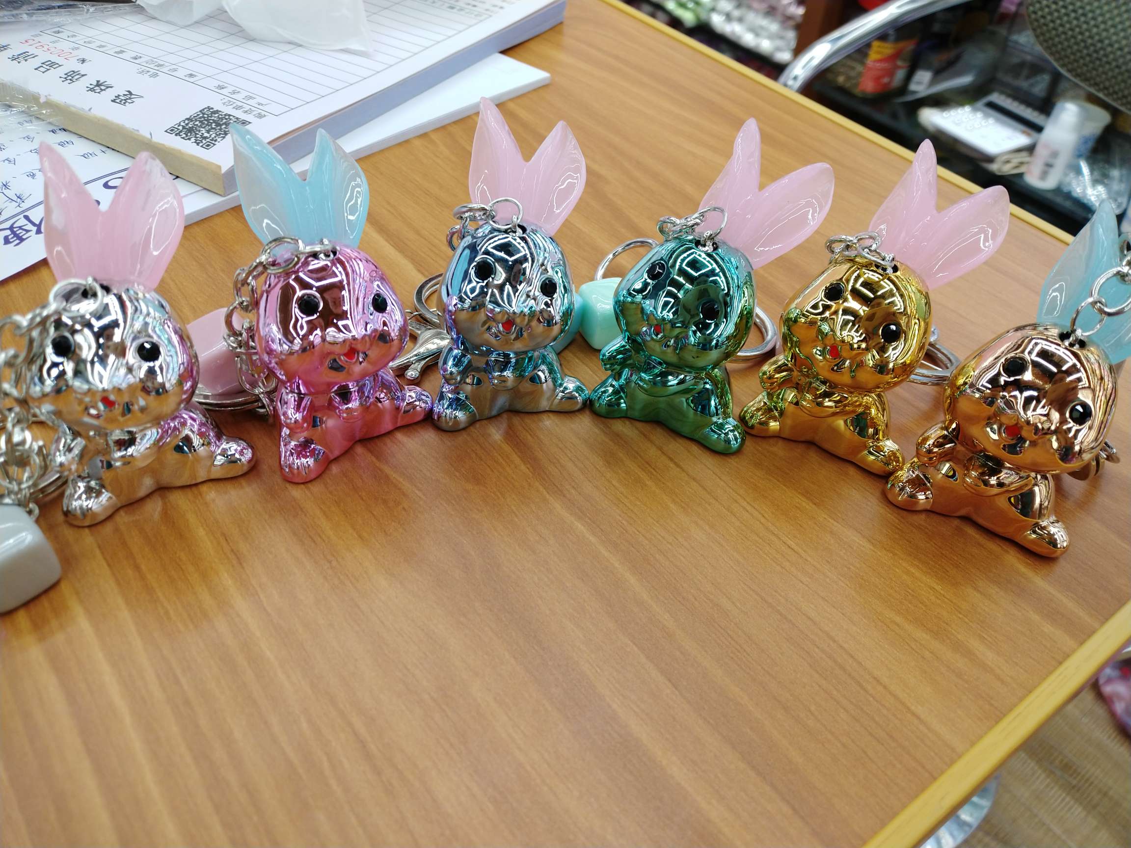Aizhu jewelry uv electroplated long-eared rabbit, jelly ear rabbit, cute keychain accessory, national trend jewelry details Picture