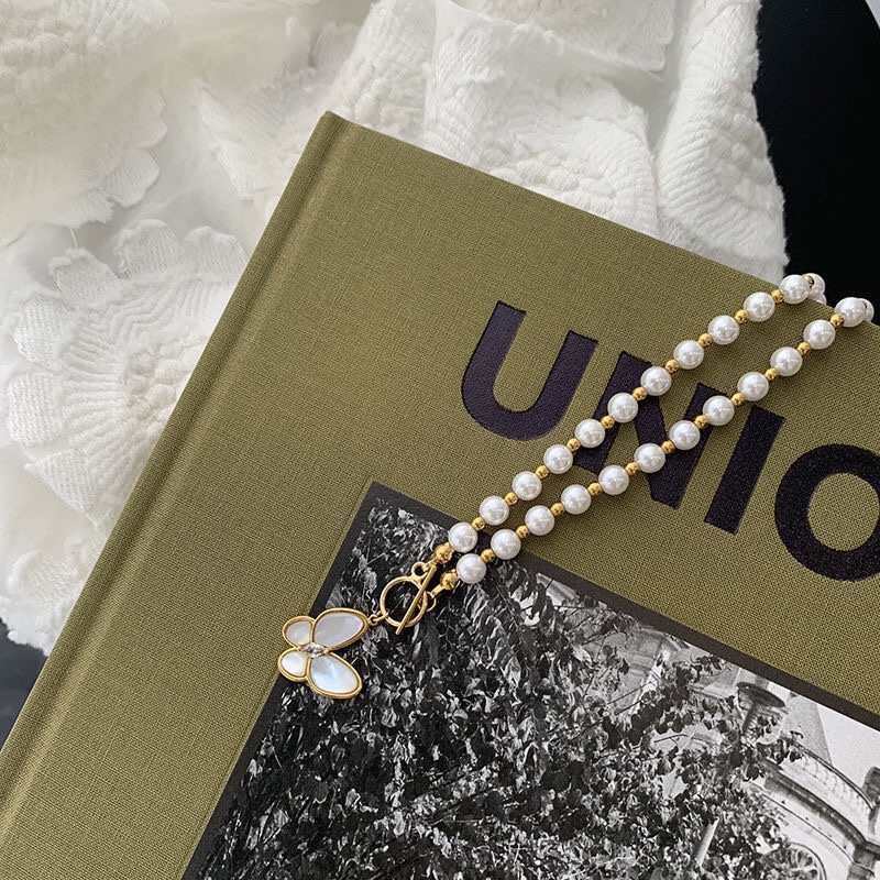 Spring butterfly necklace female chok light luxury niche 2021 new net red collarbone chain design sense choker sweet cool wind 2021 new necklace female niche splicing insAS butterfly lock