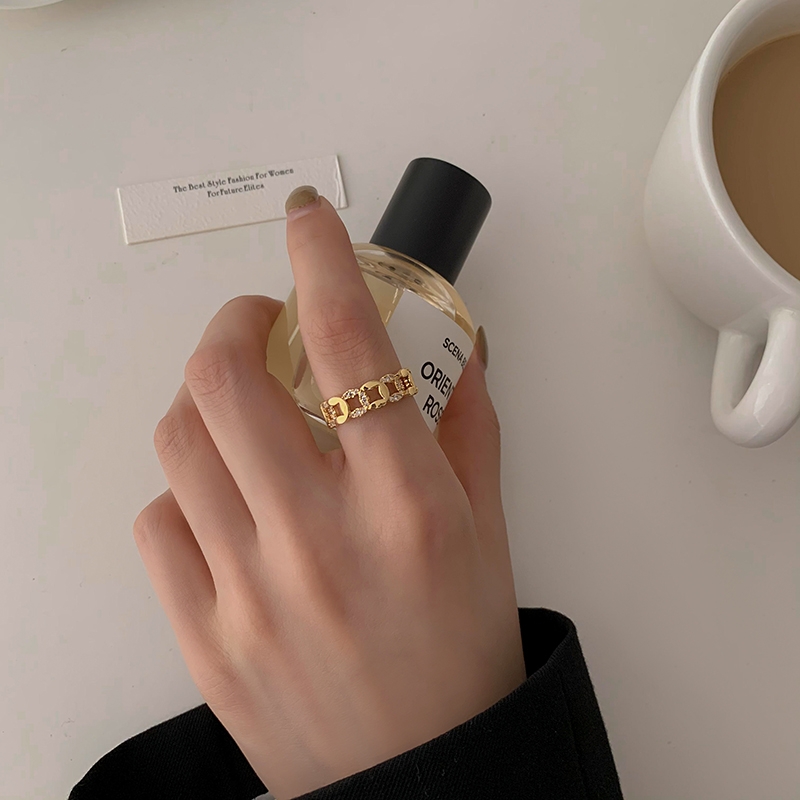 A micro-inlaid zircon copper coin with adjustable opening, a fashionable, individualistic, light luxury and exquisite index finger ring for women Application Scenario