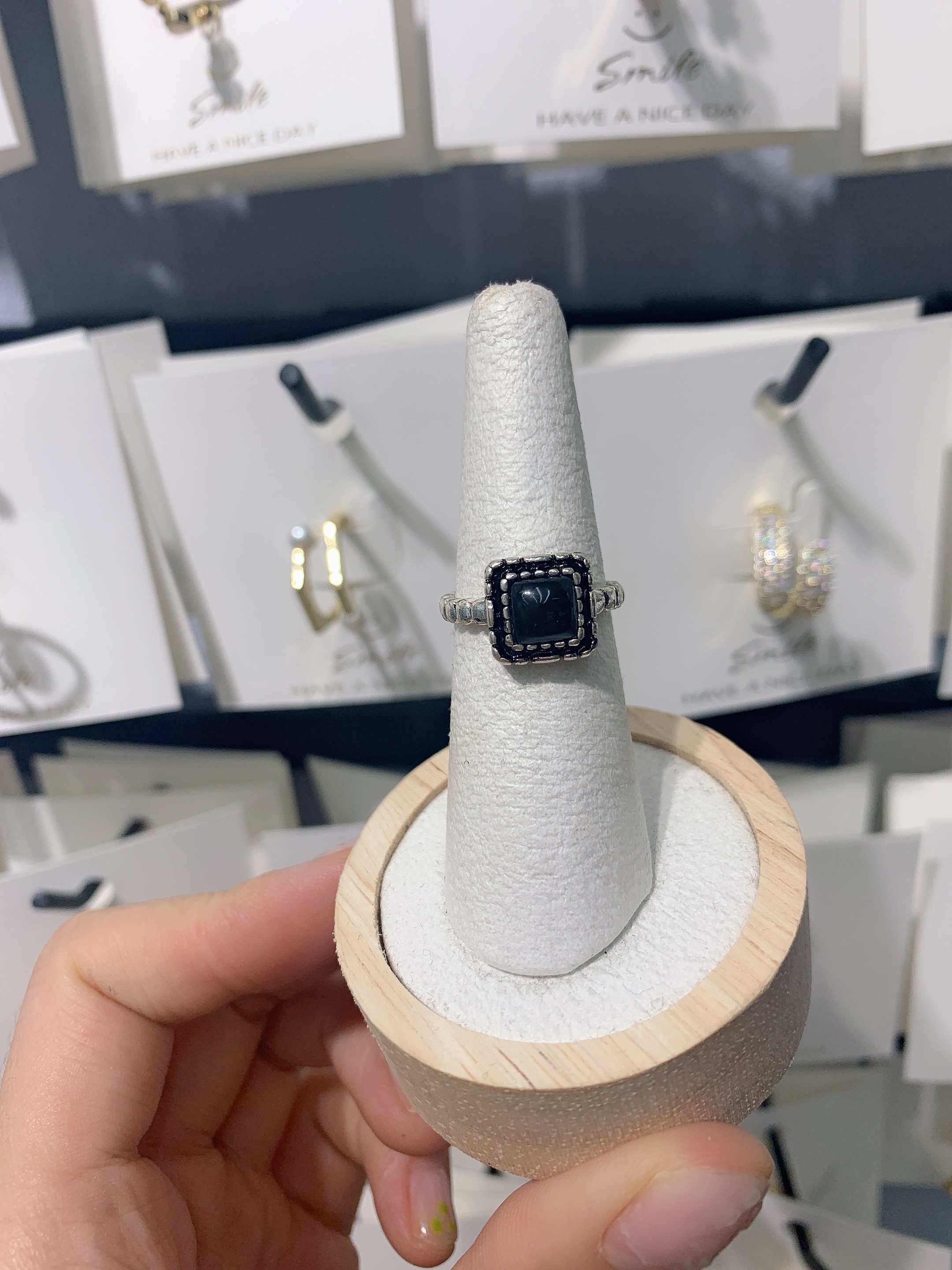 Free shipping: A super popular black retro oil-dripping ring on Instagram. The opening is adjustable and the ring is unique and new Specification image