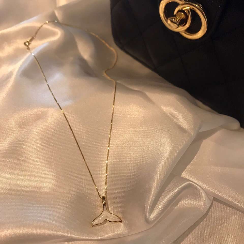 80 - Fashionable letter pearl necklace, light luxury, niche and high-end feel, collarbone chain, Korean temperament, cold style, Internet celebrity necklace for women details Picture