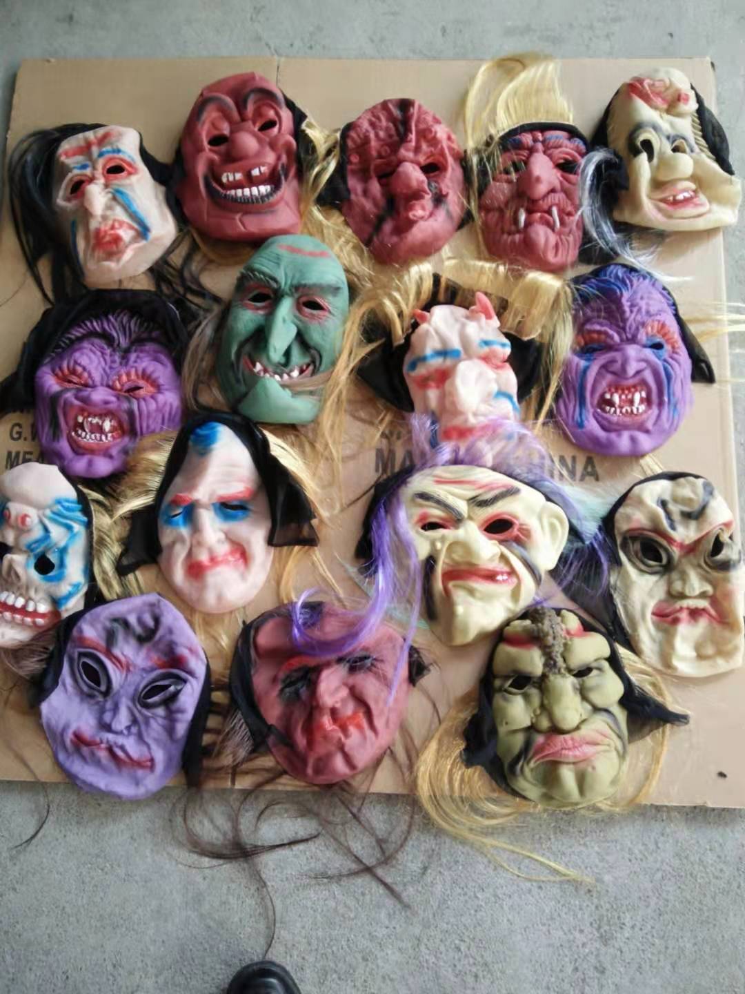 Wholesale of vinyl hair masks for Halloween party supplies details Picture