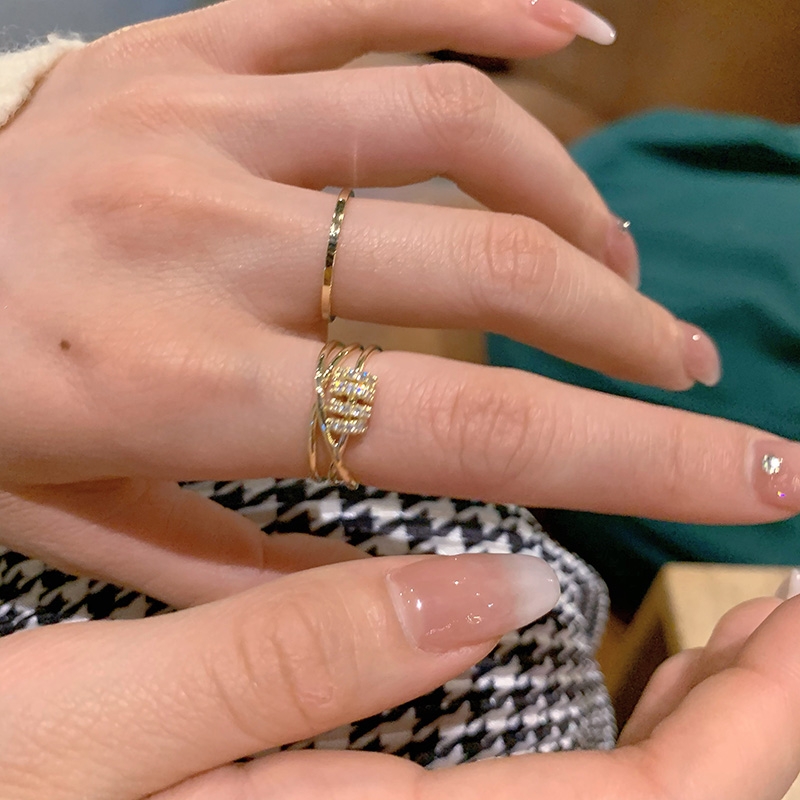 A plain ring, index finger ring, women's niche design, fashionable and individual, cold style, high-end feel ring, women's Instagram trend Application Scenario