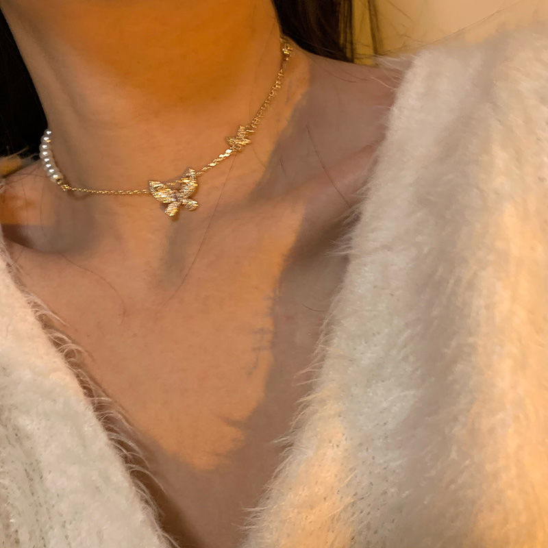 28 - Fashionable letter pearl necklace, light luxury, niche and high-end feel, collarbone chain, Korean style, cold style, Internet celebrity necklace for women detail image 2