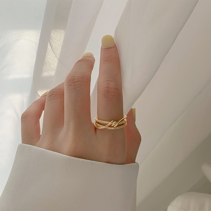 The trendy and unique diamond-encrusted ring for women, a light luxury ring with a unique design, is a new trend for women's index finger rings in 2021 Item Picture