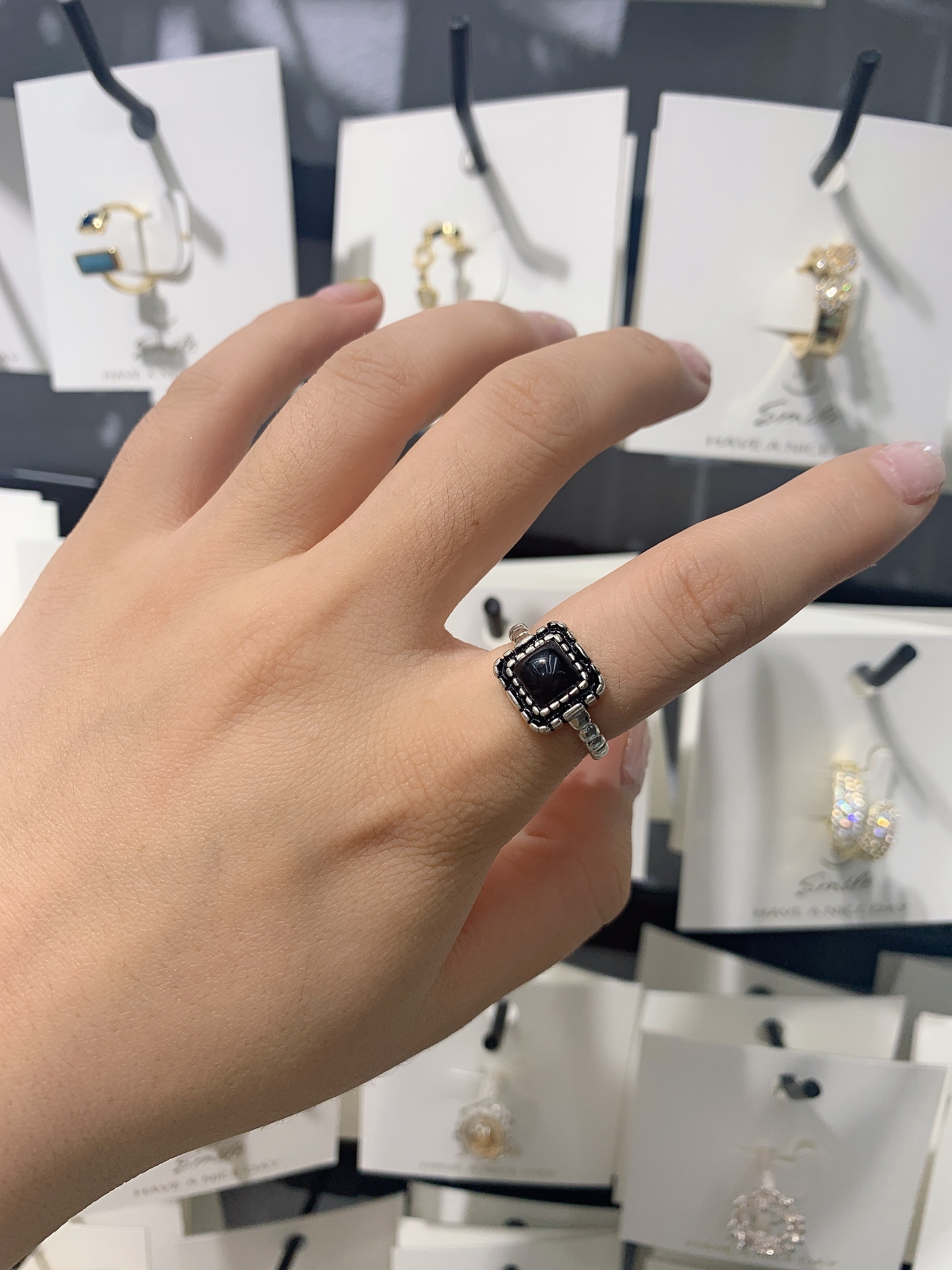 Free shipping: A super popular black retro oil-dripping ring on Instagram. The opening is adjustable and the ring is unique and new Application Scenario