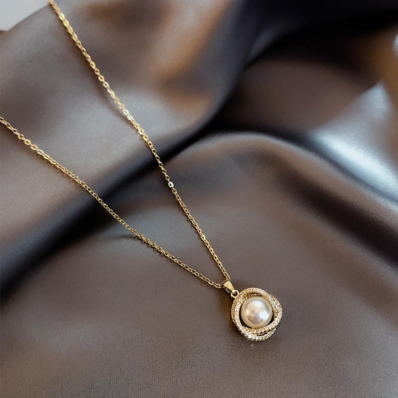 52 - Fashionable letter pearl necklace, light luxury, niche and high-end feel, collarbone chain, Korean style, cold style, Internet celebrity necklace for women detail image 2
