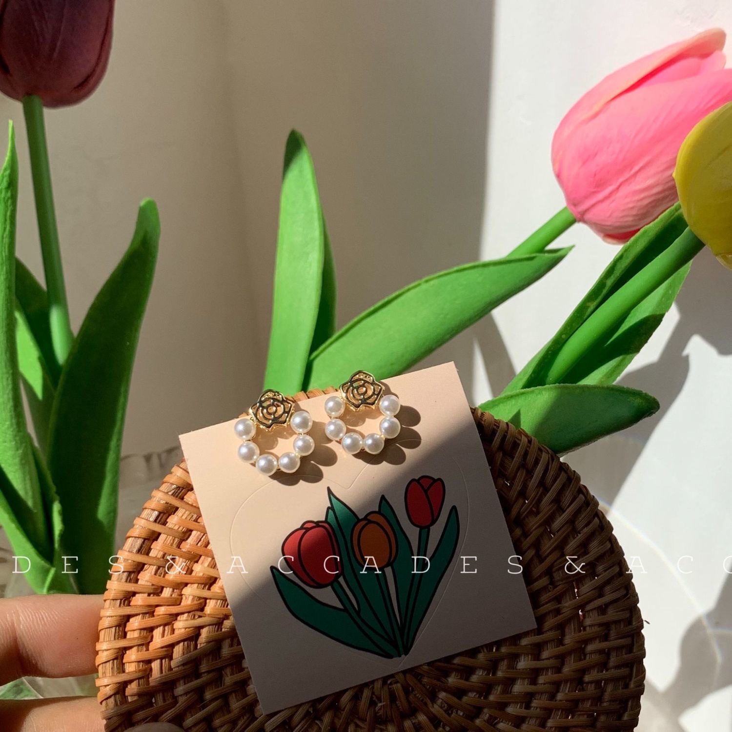 Suave opal francés delicado y simple temperamento aretes nicho sentido de diseño versátil metal con diamantes pendientes auriculares details Picture