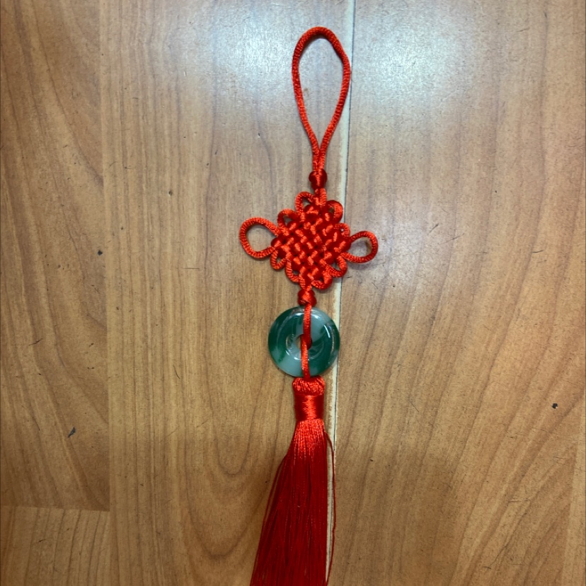 R6 disc red knot hanging white jade buckle