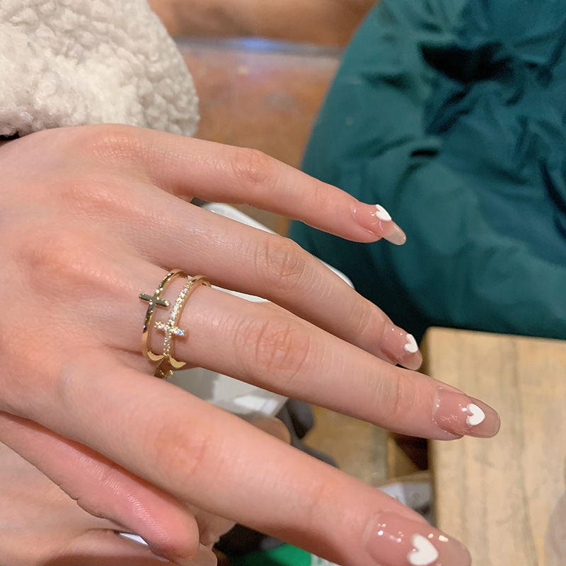 A plain ring with a cold and elegant style, a high-end index finger ring, a trendy Instendors-style ring for women, light luxury, niche, exquisite and fashionable Application Scenario