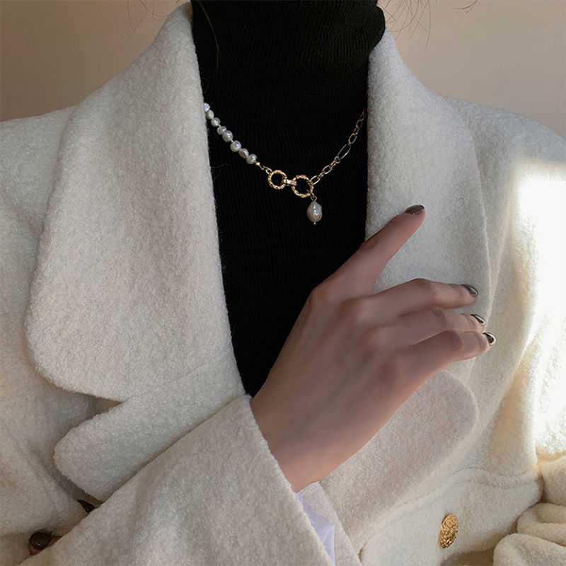 37 - Fashionable letter pearl necklace, light luxury, niche and high-end feel, collarbone chain, Korean temperament, cold style, Internet celebrity necklace for women Application Scenario