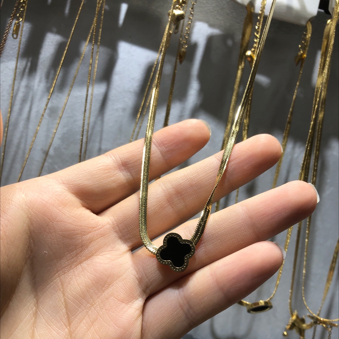 四叶草扁蛇链项链