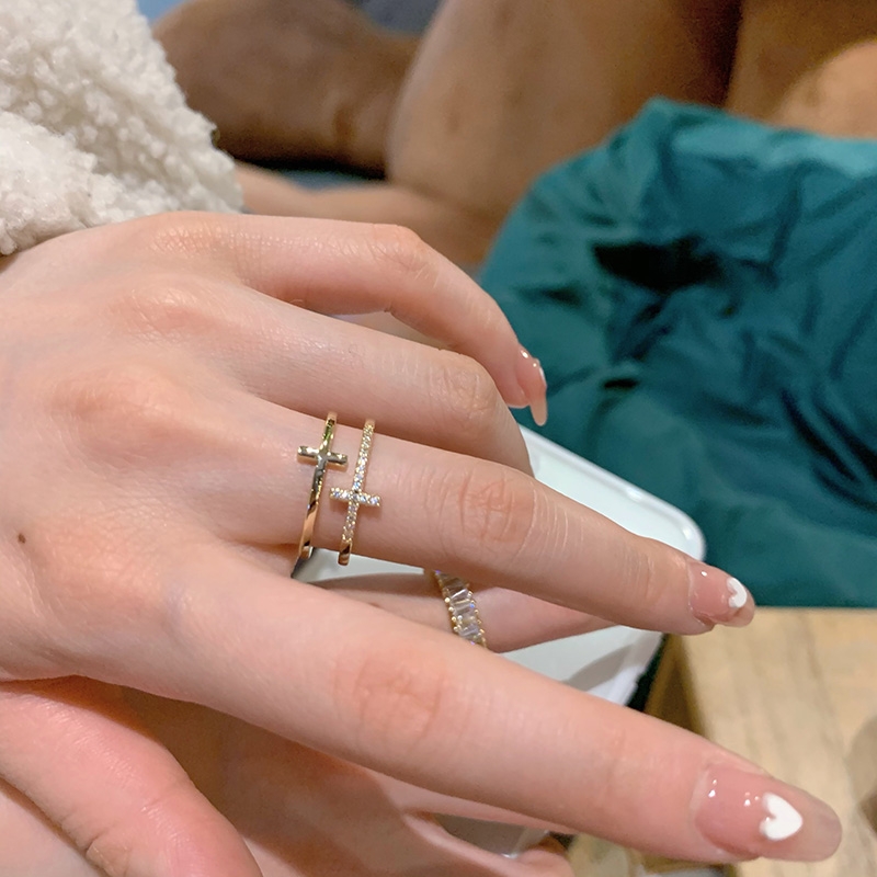 A plain ring with a cold and elegant style, a high-end index finger ring, a trendy Instendors-style ring for women, light luxury, niche, exquisite and fashionable