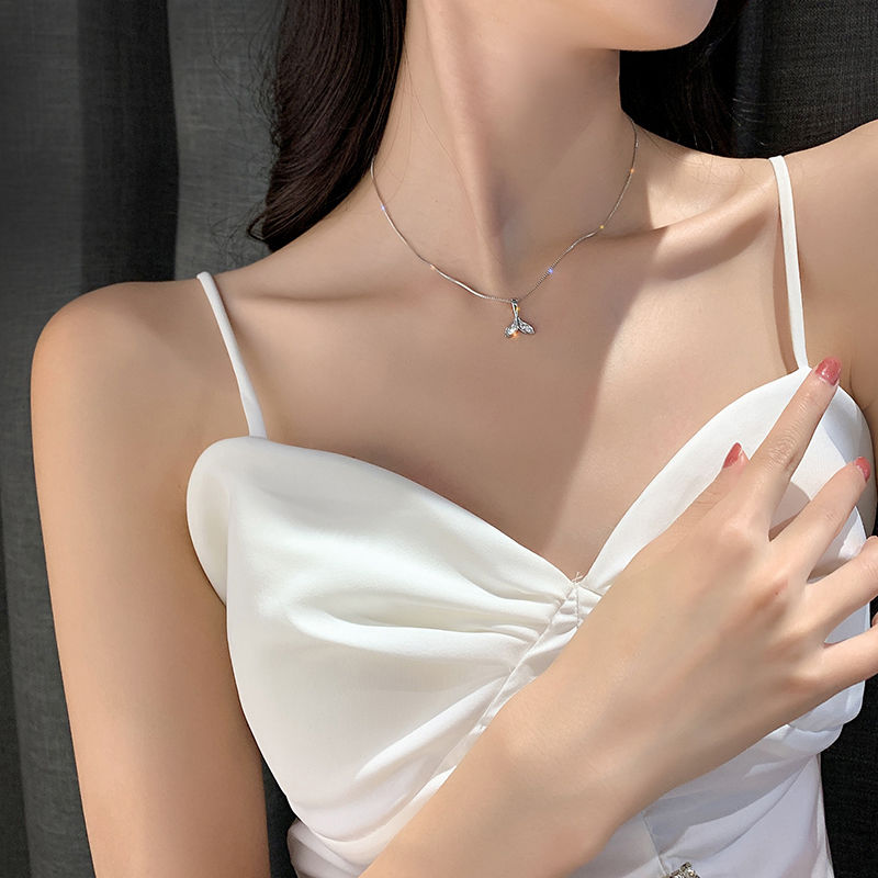 63 - Fashionable letter pearl necklace, light luxury, niche and high-end feel, collarbone chain, Korean style, cold style, Internet celebrity necklace for women detail image 1