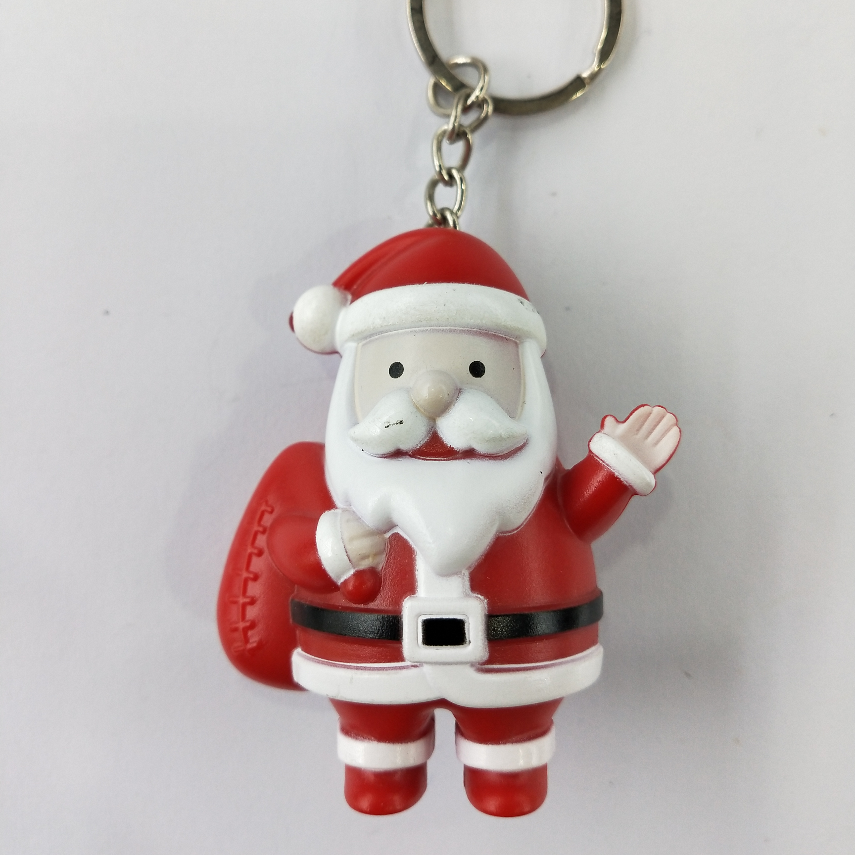 Wholesale of Jianqing Santa Claus LED light-emitting and sound-emitting keychains, pendants and accessories