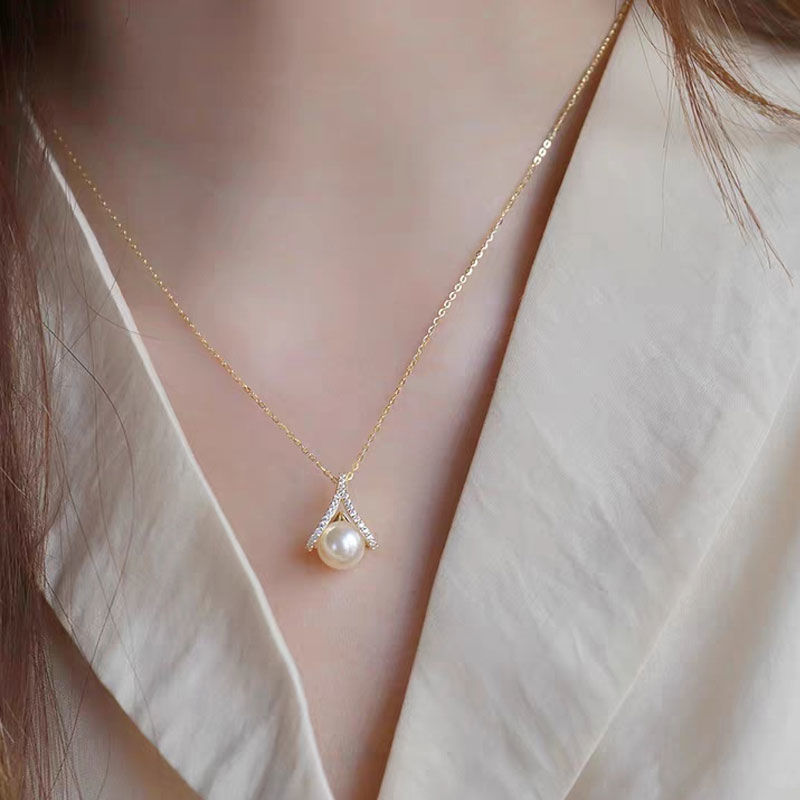 56 - Fashionable letter pearl necklace, light luxury, niche and high-end feel, collarbone chain, Korean temperament, cold style, Internet celebrity necklace for women detail image 1