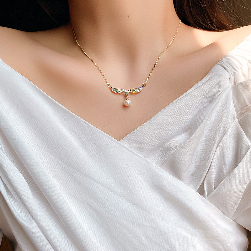 63 - Fashionable letter pearl necklace, light luxury, niche and high-end feel, collarbone chain, Korean style, cold style, Internet celebrity necklace for women detail image 2