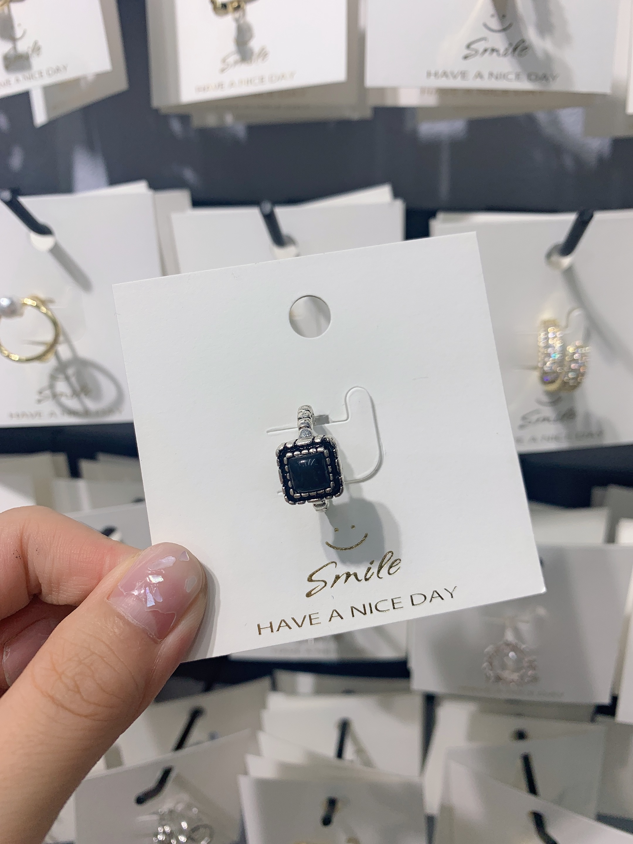 Free shipping: A super popular black retro oil-dripping ring on Instagram. The opening is adjustable and the ring is unique and new details Picture