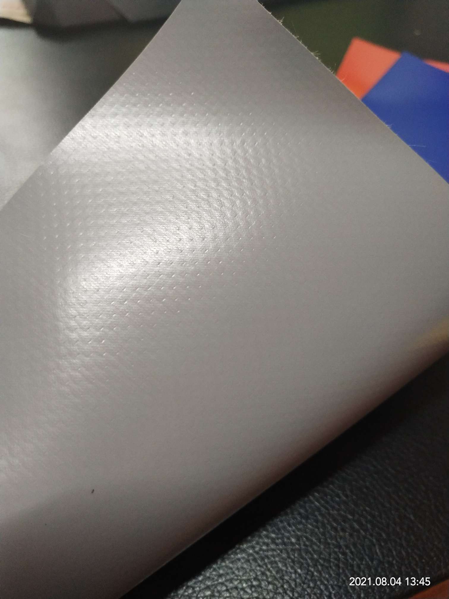 优质亚光灰色PVC夹网布   箱包布  适用于各种卷帘门  各种工具包  各种箱包袋专用面料详情图8
