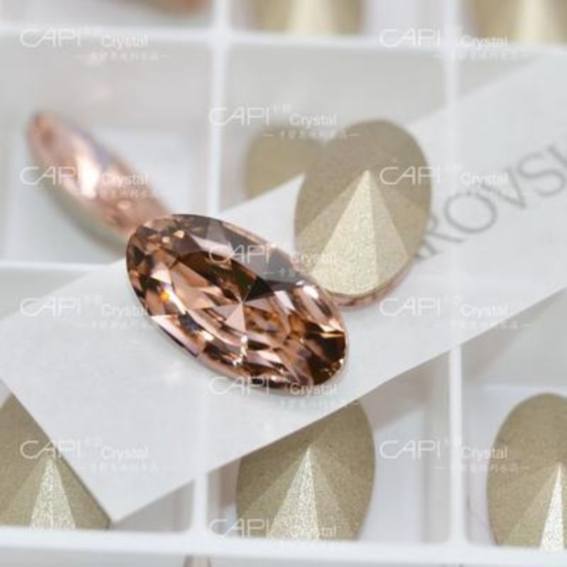 Nail art accessories: Irregular-shaped diamond flat-bottom mixed set, a popular online hit, AB color champagne-colored super sparkling water diamond Japanese accessory 267 Application Scenario