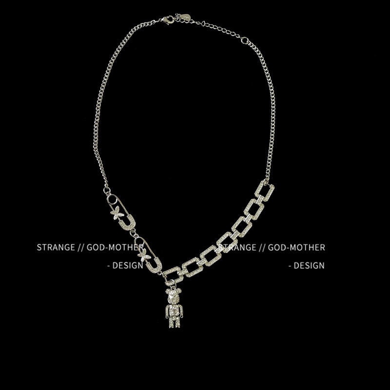 Spring butterfly necklace female chok light luxury niche 2021 new net red collarbone chain design sense choker cool style new necklace female summer niche splicing in cas butterfly lock