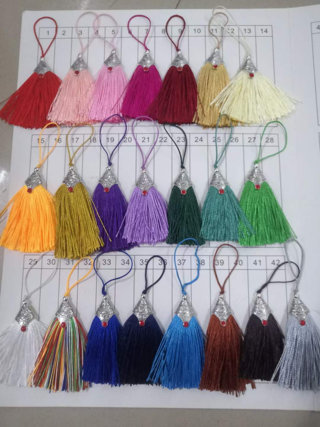 2021 new style factory direct wholesale of Chinese knot gift raw material alloy tassels details Picture
