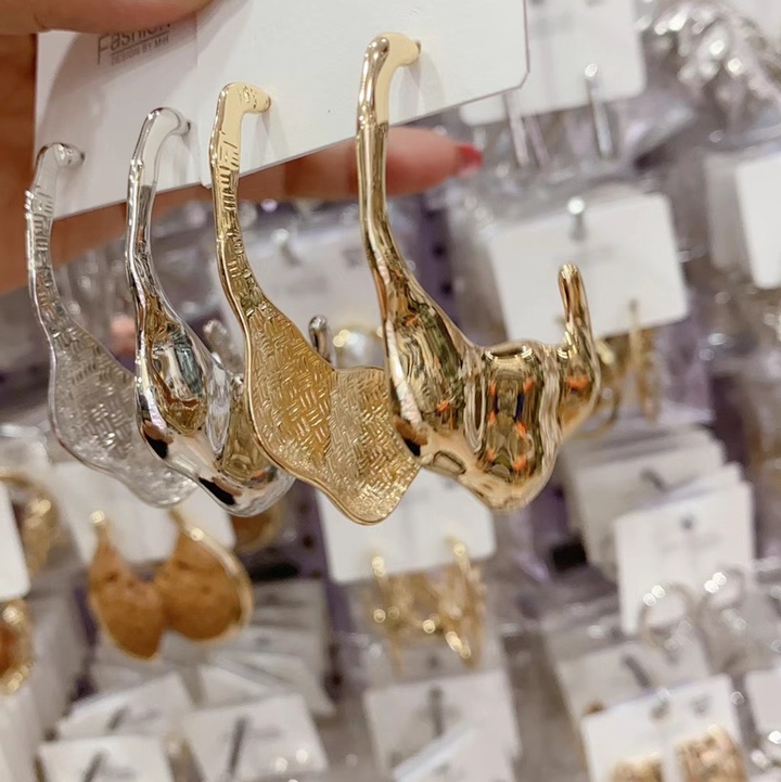 Dongdaemun, South Korea's fashionable, simple and compact stud earrings 2021 new summer short and simple earrings for women 14