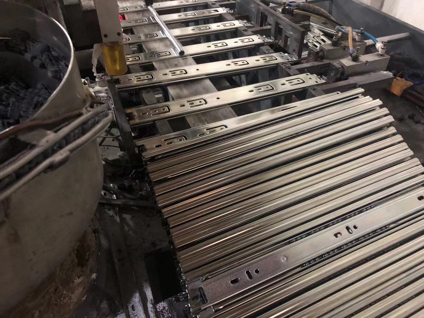 Good products from Yiwu, drawer slides, cabinet door slides Application Scenario