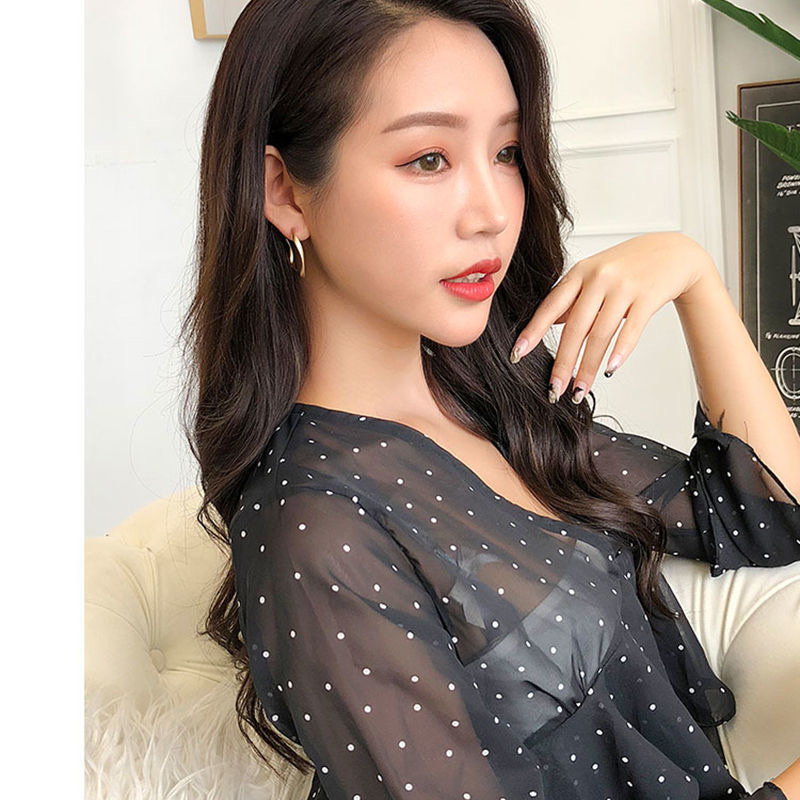 S925 silver needle earrings, women's geometric ear rings, simple and elegant, cold style ear studs, female Internet celebrity bestsellers Application Scenario