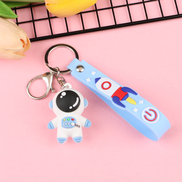 FLY535 cartoon astronaut keychain custom small gift 3D 3D keychain pendant pvc soft plastic key pendant