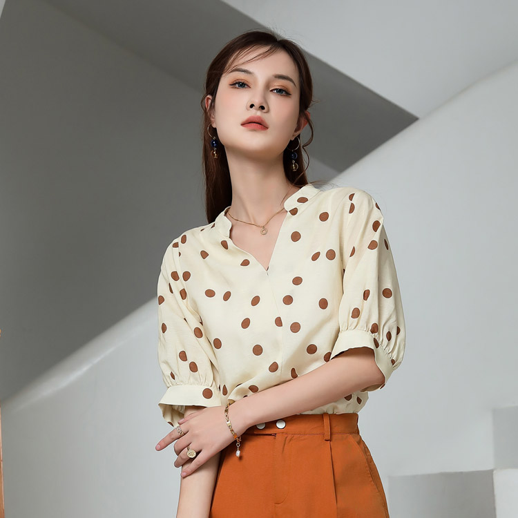 Jimmy Seo polka dot printed chiffon shirt for women, mid-sleeved Korean style, casual and versatile, polka dot printed stand-up collar Specification image