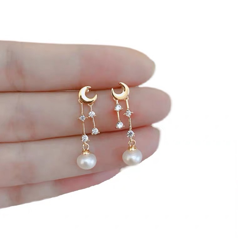 Moon hanging zircon pearl earrings