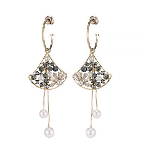 Earhook fan-shaped earrings
