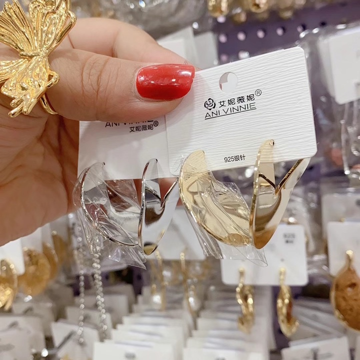 Dongdaemun, South Korea's fashionable, simple and compact stud earrings 2021 new summer short and simple earrings for women 15
