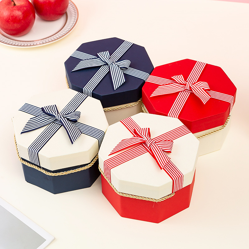 Wedding souvenir candy box, lipstick gift box, packaging box, octagonal Valentine's Day gift box, octagonal box, custom three-piece set details Picture